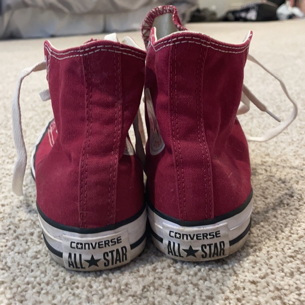 Maroon converse - Picture 3 of 5